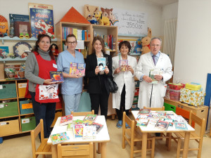 "Aiutaci a crescere, regalaci un libro": la libreria Giunti dona 1200 libri alla Pediatria di Ravenna
