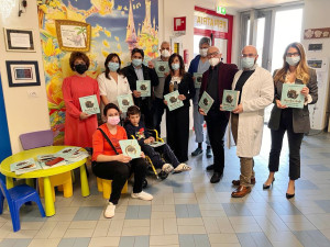Alla Pediatria del Bufalini donate 200 copie del libro per bambini “BOMBO BOB E LE PICCOLE API&quot;