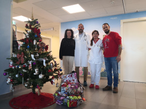 Dall’Asd Lions Academy di Coriano giocattoli in dono ai bimbi del reparto di Pediatria dell’ospedale di Rimini