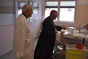 Il nuovo Vescovo all&#039;ospedale di Forlì (le foto)