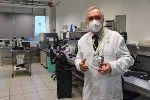 Il prof. Vittorio Sambri al Laboratorio Unico di Pievesestina
