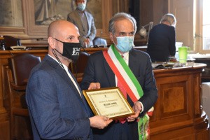 Il Comune di Forlì assegna un attestato di benemerenza al professore Muller Fabbri, oncologo forlivese di fama mondiale