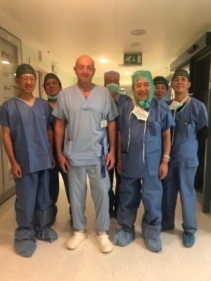 I medici giapponesi in visita all'Ortopedia di Ravenna col primario, dottor Alberto Belluati