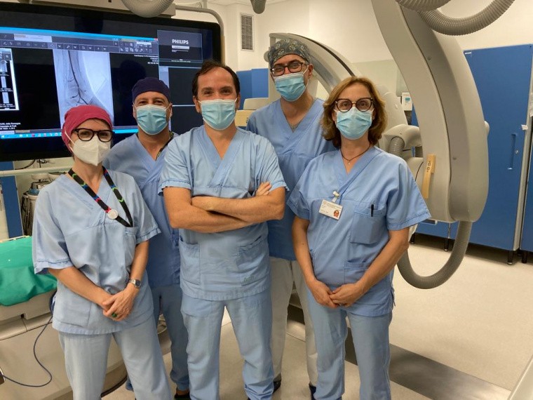 Effettuata all&#039;ospedale di Forlì, per la prima volta in Romagna, una procedura di arterializzazione del circolo venoso superficiale. Descritti solo due casi simili in letteratura