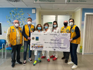 Donazione di € 1.100 dal Lions Club Ariminus Montefeltro al reparto di Oncoematologia pediatrica dell’Ospedale Infermi di Rimini