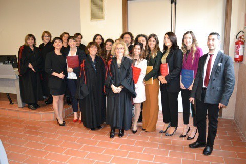 Laureati e professore del Corso di Laurea in Assistenza Sanitaria di Rimini