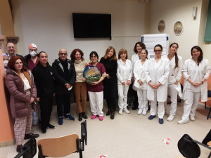 Donata alla Degenza Riabilitativa dell’ospedale di Lugo un’opera in ceramica in ricordo di Daniela Parri