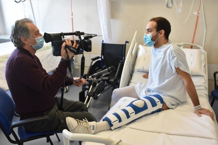 La storia di Lorenzo, laureatosi in ospedale a Forlì dopo un intervento, raccontata oggi dal TG 3