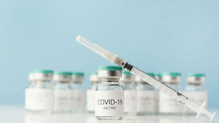 Quarta dose vaccino anti-covid, al via prenotazioni per over 60 e soggetti con elevata fragilità dai 12 anni in su