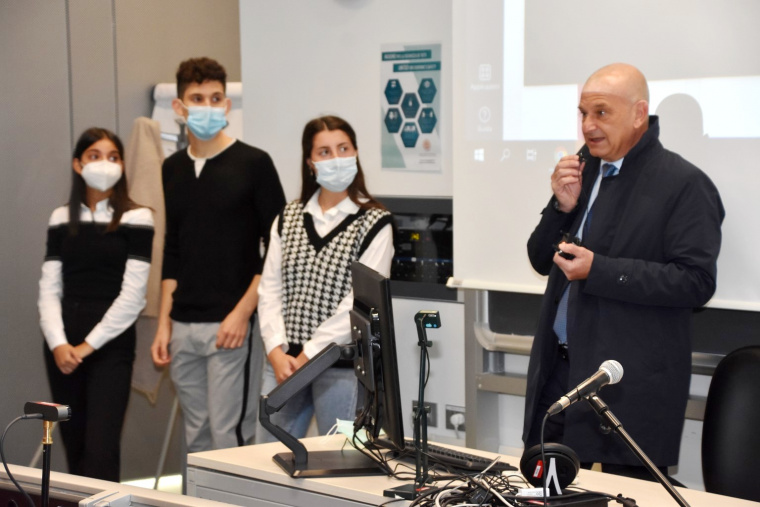 Lunedì 11 ottobre:  primo giorno per gli studenti del primo anno di Medicina a Forlì. Il saluto del coordinatore Franco Stella e le testimonianze entusiaste degli studenti del secondo anno