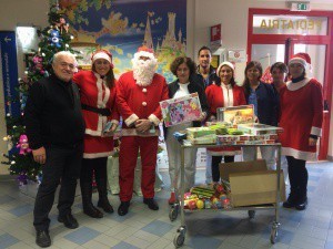 Al Bufalini Babbo Natale consegna i doni dell’Avis di Cesena