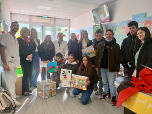 Giochi interattivi e dipinti donati alla Pediatria dagli studenti dell’Olivetti Callegari di Ravenna