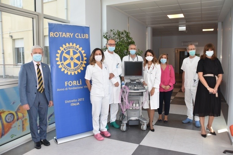 Il Rotary Club di Forlì dona un ecografo portatile alla Pediatria forlivese, strumento prezioso per individuare molte patologie dei bambini