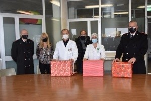 Il comando provinciale dei Carabinieri di Forlì - Cesena in visita al reparto di Pediatria di Forlì  per portare doni ai piccoli degenti