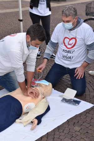 La campagna Viva per la rianimazione cardiopolmonare del team di Forlì nelle scuole di Castrocaro