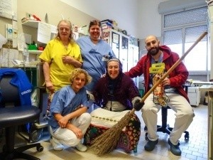 La Befana dei Romiti porta la calza ai bimbi ricoverati all' ospedale Morgagni-Pierantoni fi Forlì