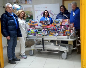 Un carico di giocattoli all’Oncologia Pediatrica di Rimini donati dall’Associazione ‘Qualcosa di Grande per i Piccoli’