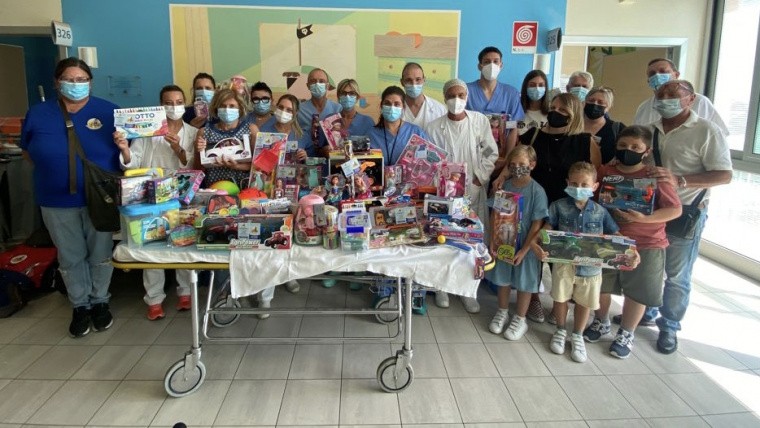 Giocattoli  in dono per i bambini ricoverati nel reparto di Otorino e Chirurgia Maxillo Facciale dell’Ospedale M. Bufalini
