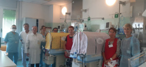 Dieci copri culla confezionati dalle volontarie Agebo per la Terapia Intensiva Neonatale di Ravenna