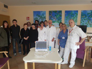 Il momento della donazione dell'ecografo all'ospedale di Lugo